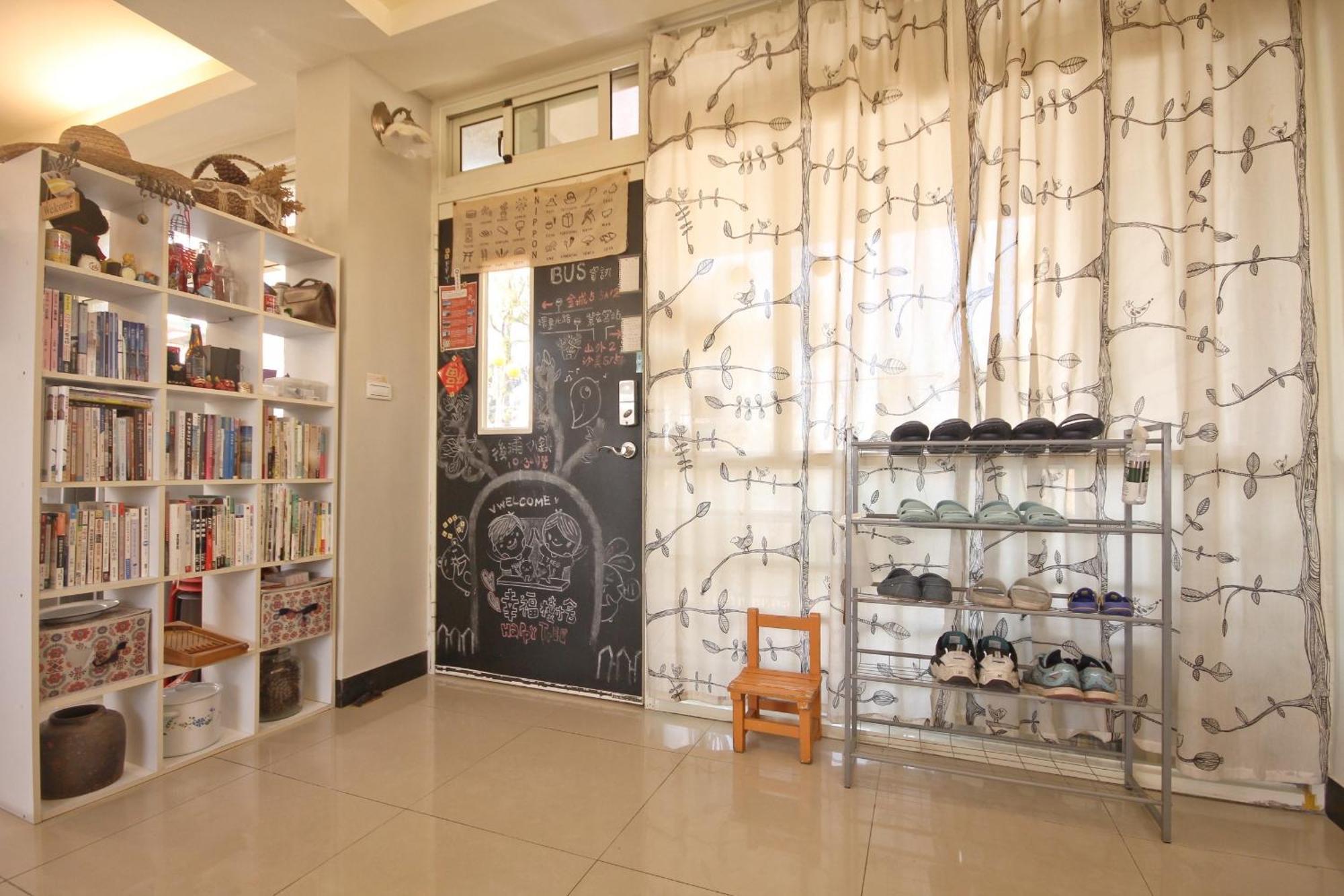 Happy Tree Hostel Jinning Екстер'єр фото