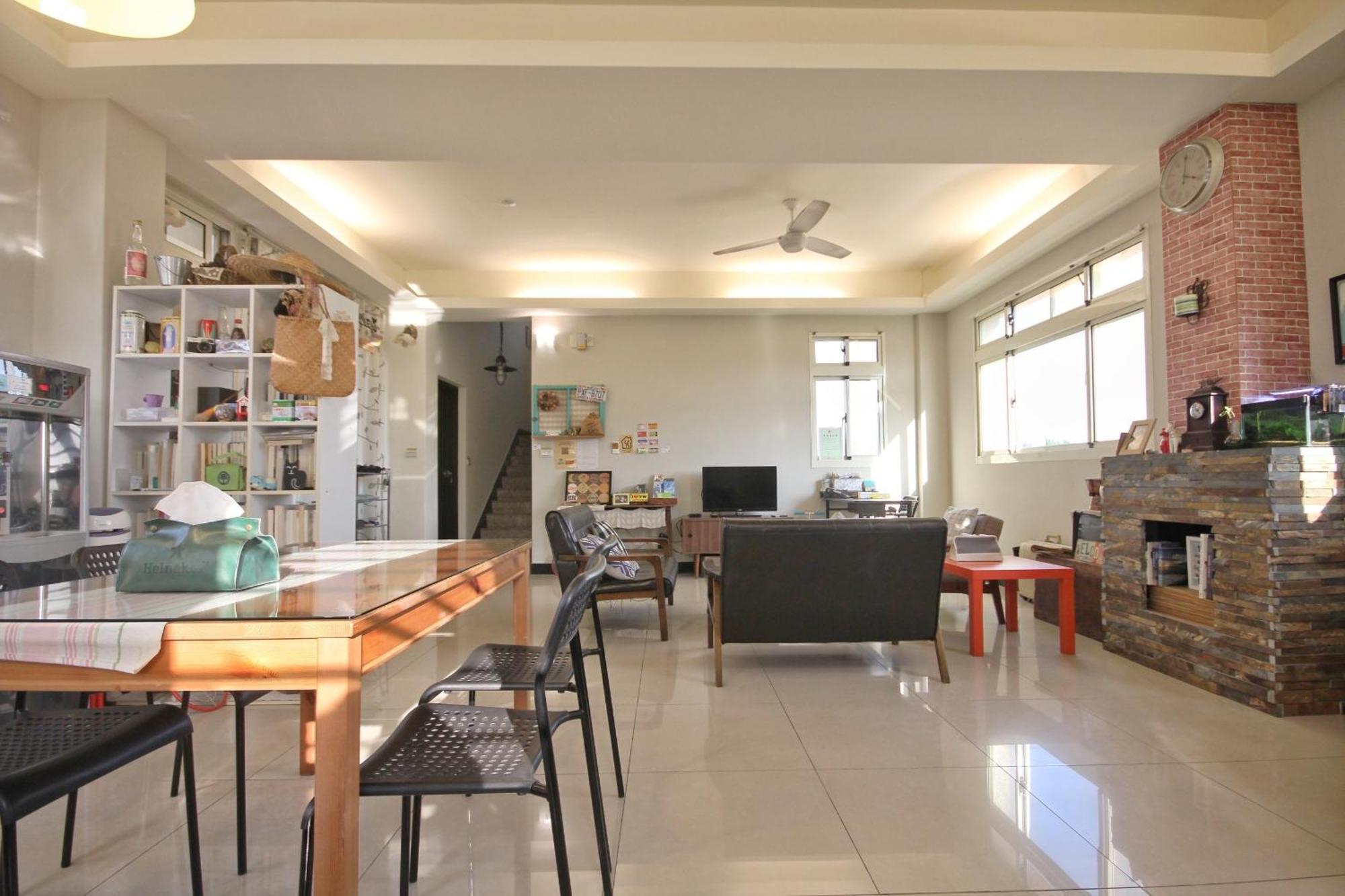 Happy Tree Hostel Jinning Екстер'єр фото